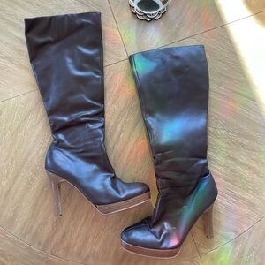 Heeled Boots - unique shape!